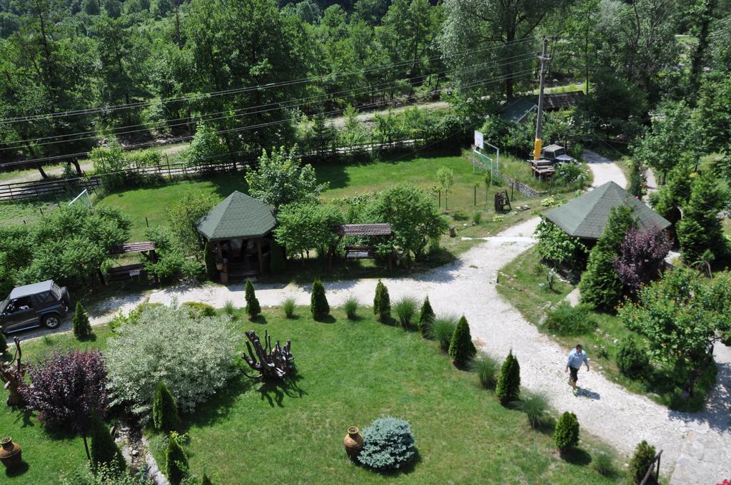 Pensiunea Valahia Брезой Экстерьер фото